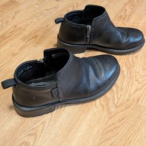 Keen Oregon City Black Ankle Boots